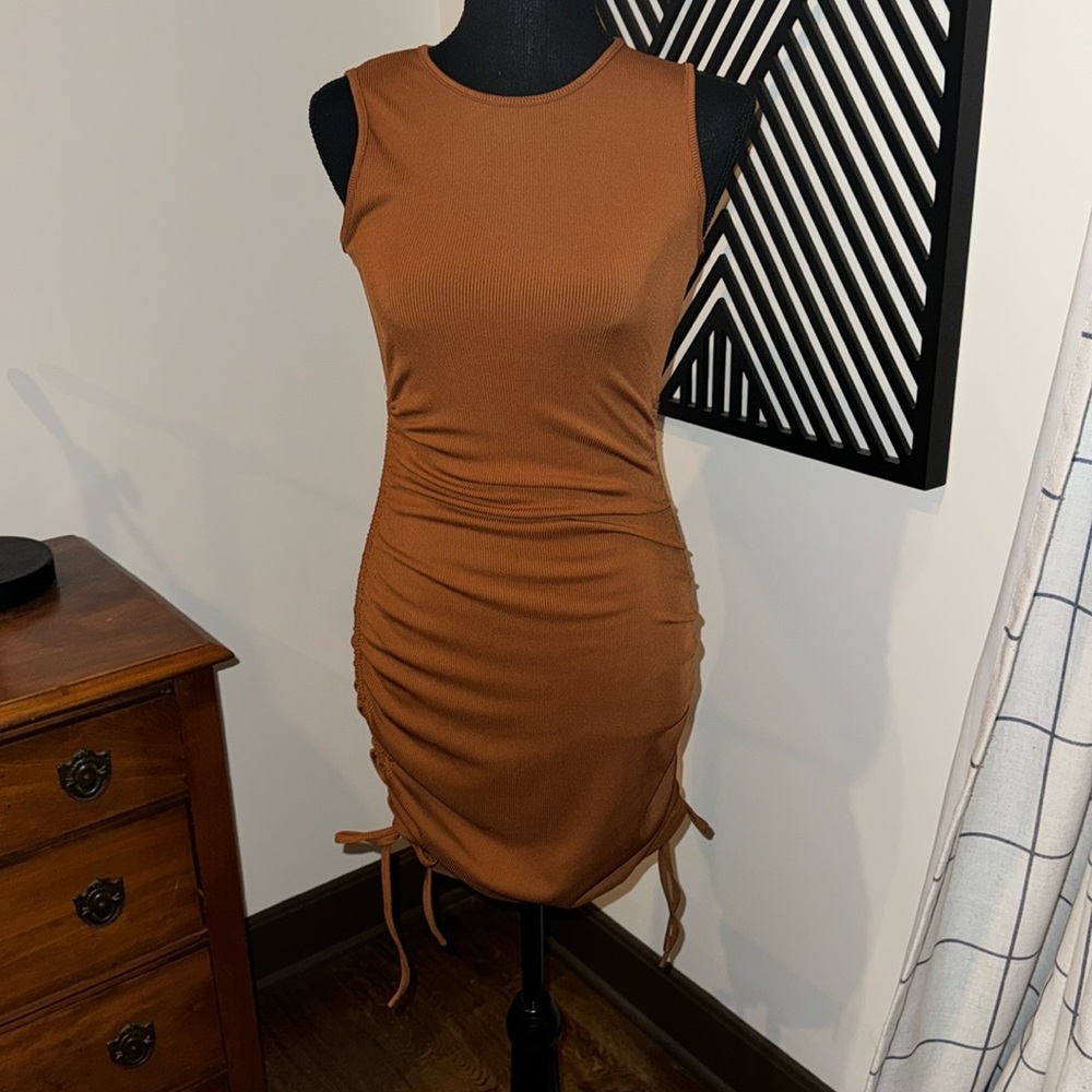 SHEIN ribbed body con pumpkin color with side ruching ties xs